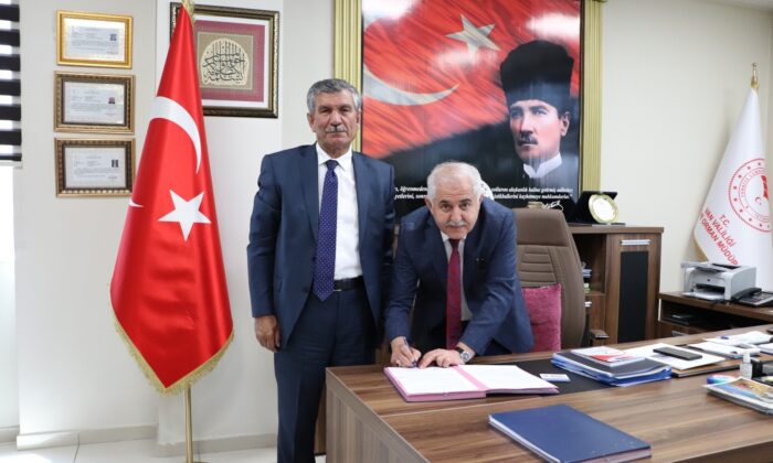 Van’da sahipli kedi ve köpeklere mikroçip takılması için protokol imzalandı