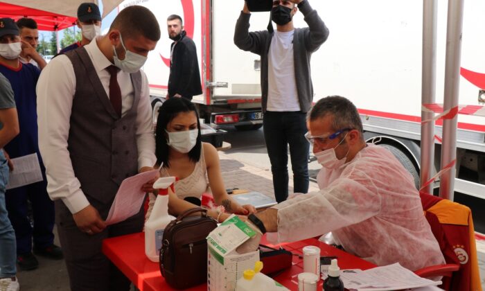 Vatandaşlardan kan bağışına yoğun ilgi