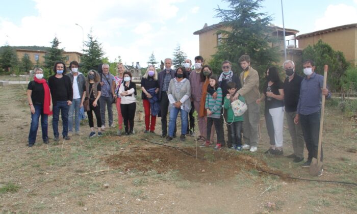 Vefat eden müzik yapımcısı Hasan Saltık’ın adı Sonsuz Şükran Köyü’nde yaşatılacak