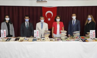 Vestel beyaz eşya çalışanlarından Manisa İl Halk Kütüphanesine kitap bağışı