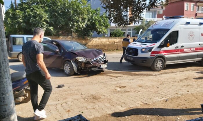 Virajı alamayan kadın sürücü duvara çarptı