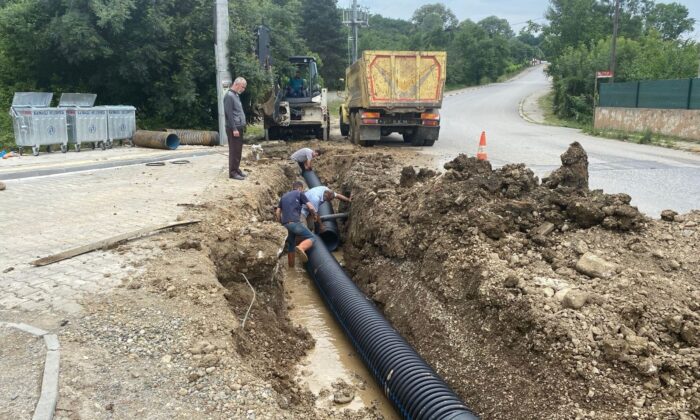 Yağmur suyu hattı yenileniyor