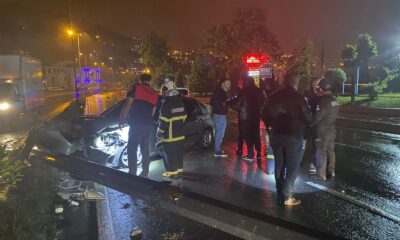 Yağmurda kayganlaşan yol kazaya neden oldu: 2 yaralı