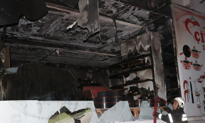 Yanan iş yerinde mahsur kalan işçiyi kurtarmak için seferber oldular