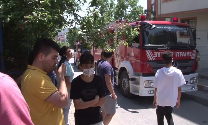Yangında komşuları yaralandı, onlar canlı yayın yaptı