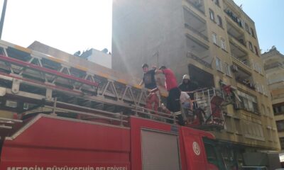 Yangında mahsur kalan 2 çocuk kurtarıldı