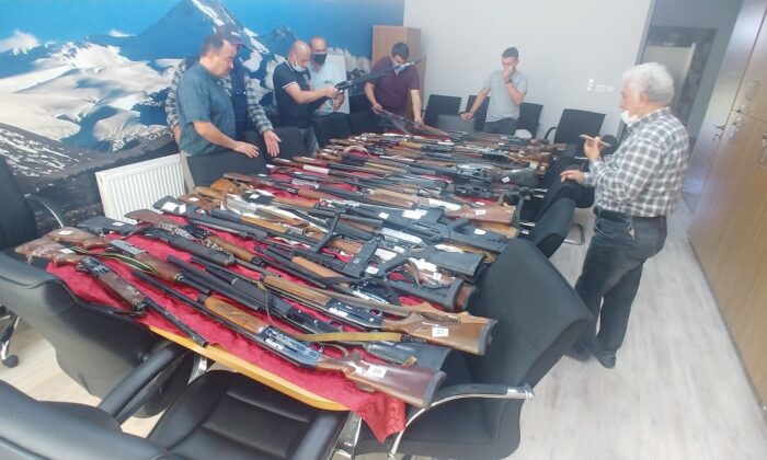 Yasa dışı av yapan avcıların tüfekleri satışa çıkarılıyor