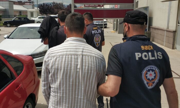 Yaşa dışı bahse aracılık iddiasına 2 gözaltı