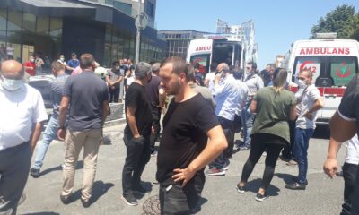 Yenibosna’da kaza yapan otomobilde sıkışan sürücü itfaiye ekipleri tarafından kurtarıldı