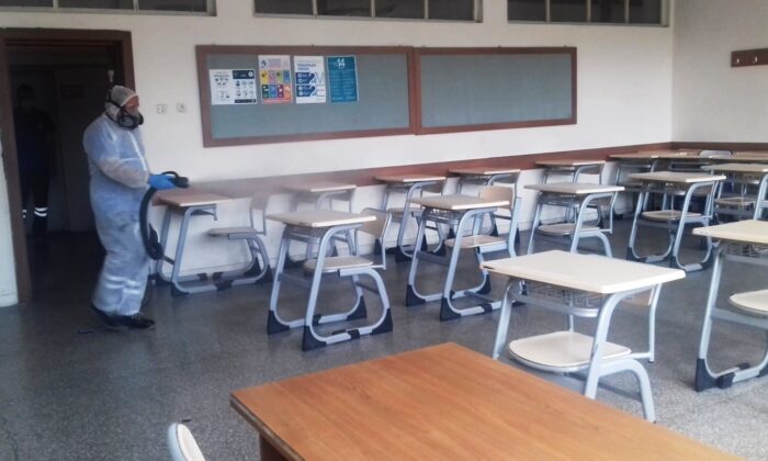 YKS öncesi okular dezenfekte ediliyor