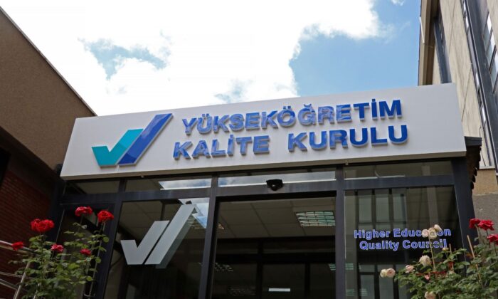 YÖKAK tarafından uygulanan ‘Kurumsal Akreditasyon Programı’ ile iki üniversiteye akreditasyon