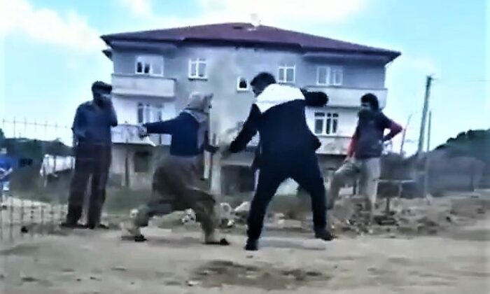 Yol kavgasında birbirlerine dehşeti yaşattılar