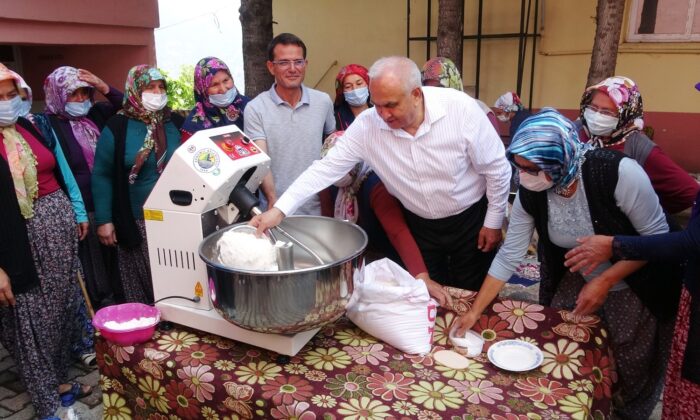 Yörük kadınları hamur yoğurma makinesiyle tanıştı