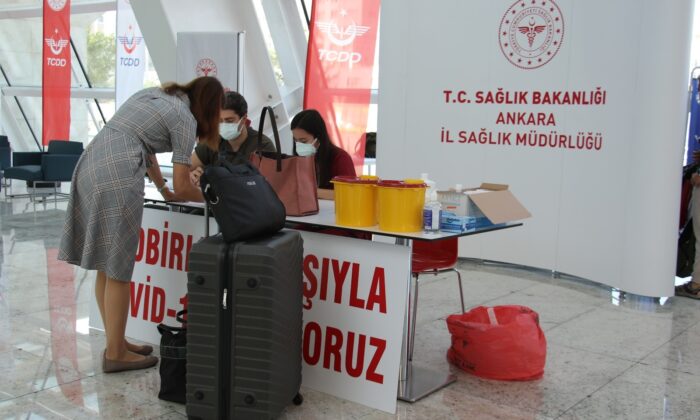 Yüksek Hızlı Tren Garı’nda Covid-19 aşılaması