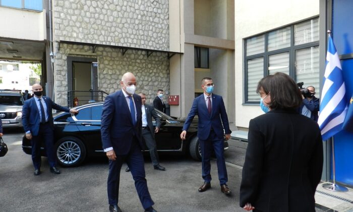 Yunanistan Dışişleri Bakanı Dendias, Kosovalı mevkidaşı ile görüştü