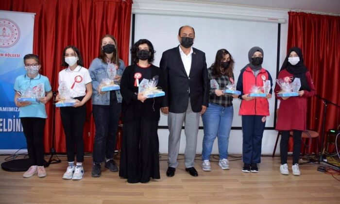 Yunus Emre ve Türkçe Yılı etkinliklerinde ödüller sahiplerini buldu