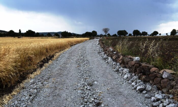 Yunusemre Belediyesinden Pelitalan Mahallesine yol çalışması