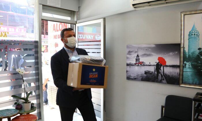 Yüreğir Belediyesi’nden berber ve kuaförlere destek