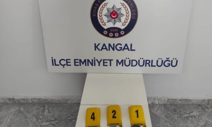 Yurt dışından gelen kargodan kokain çıktı