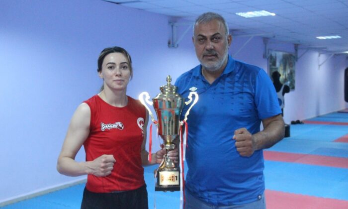 Zelal Şengür, Dünya Kick Boks Şampiyonası’nda mücadele edecek