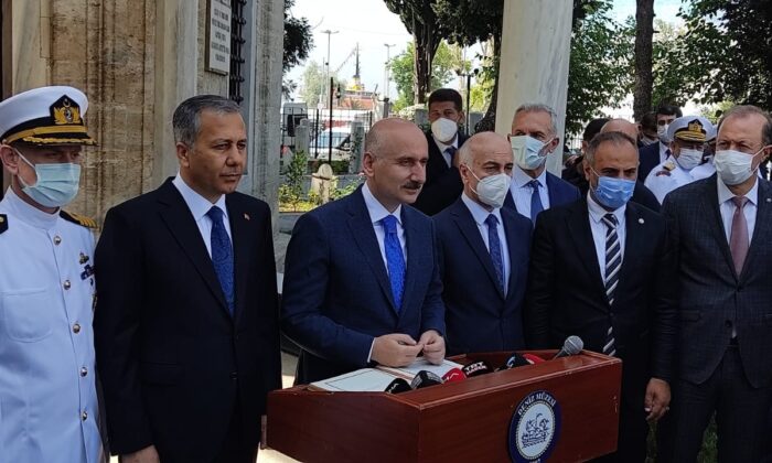 1 Temmuz Denizcilik ve Kabotaj Bayramının 95’inci yılı Beşiktaş meydanda kutlandı