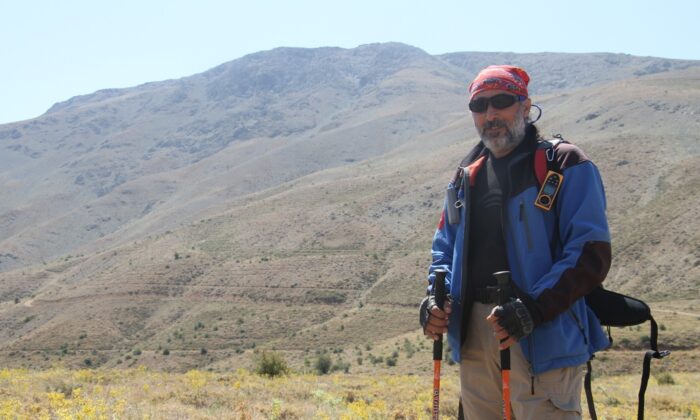 2 bin 347 metrelik Hazar Baba Dağına solo tırmanış yaptı