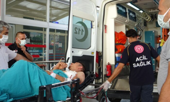 Adana’da husumetli aileler arasında bıçaklı kavga: 2’si ağır 5 yaralı