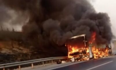 Adana’da otoyol üzerinde otobüs alev alev yandı
