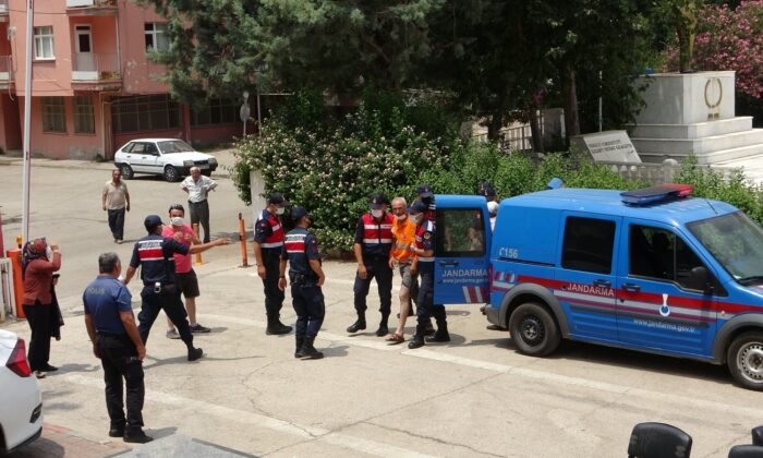 Adana’daki bıçaklı kavgaya 1 tutuklama