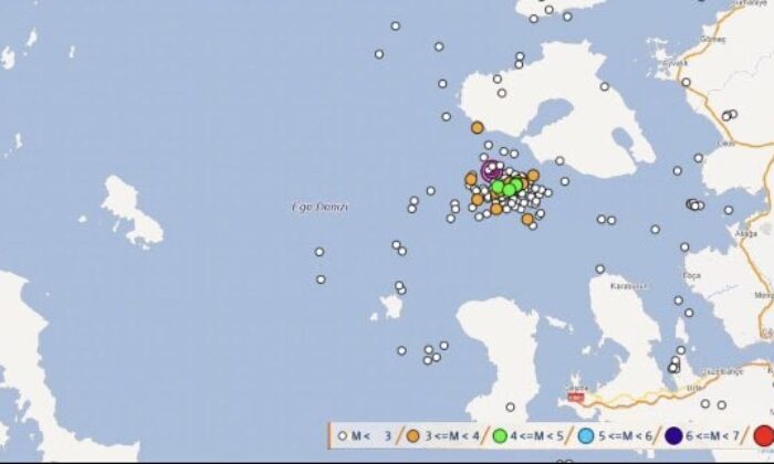 AFAD’dan açıklama: İzmir açıklarında son 1 saatte 47 adet deprem meydana geldi