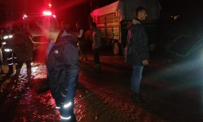 Ağrı’da sağanak yağış sele neden oldu