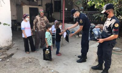 Ahmetli jandarmadan 45 çocuğa bayramlık