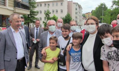 Aile ve Sosyal Hizmetler Bakanı Derya Yanık Arhavi’deki sel bölgesinde incelemelerde bulundu