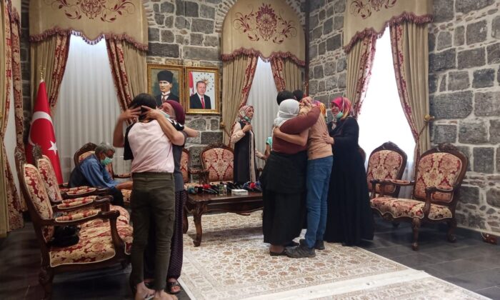 Ailelerin direnişi zafere ulaşıyor