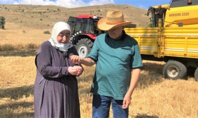 AK Parti Genel Başkanvekili Binali Yıldırım köyünde arpa hasadı yaptı