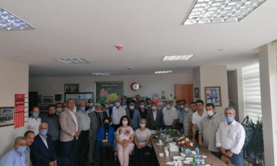 AK Parti teşkilat üyeleri muhtarı dinledi