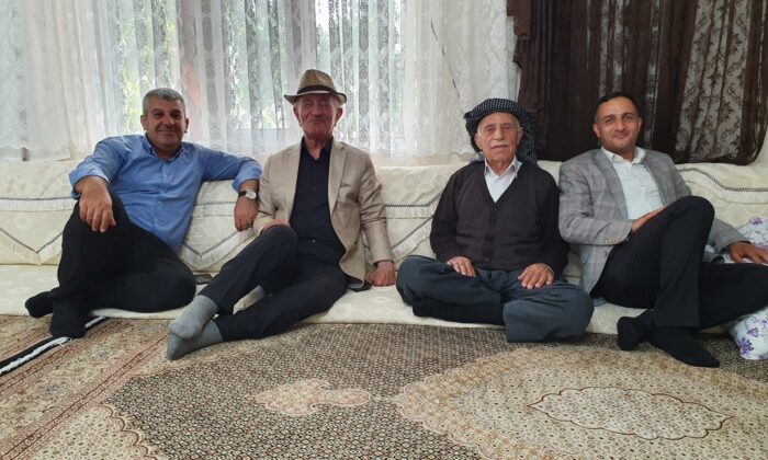 AK Partili Koordinatör Tarhan köyleri ziyaret etti