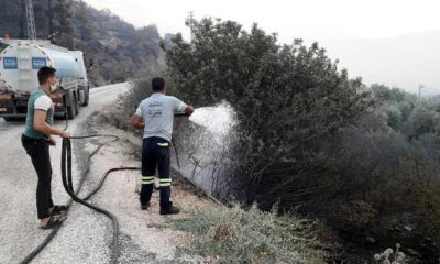Akdeniz Belediyesi, yangın bölgesine arazözler ve personel gönderdi