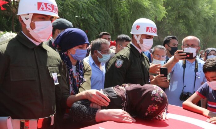 Aksaraylı şehit son yolculuğuna uğurlandı