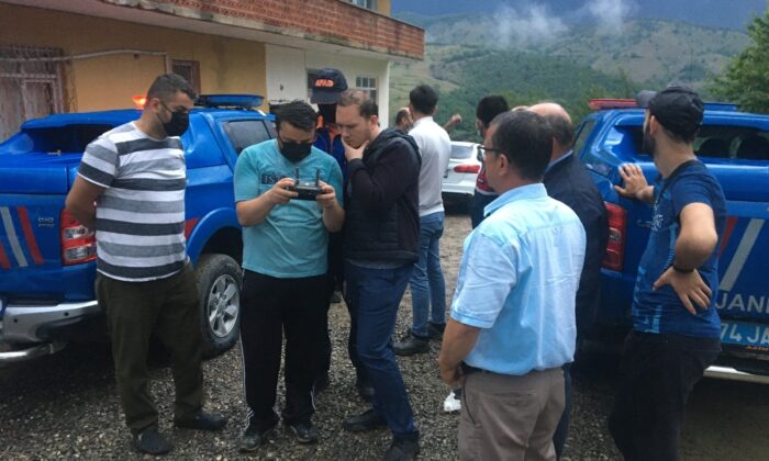 Alevli bir cisim düştüğü ihbarı ekipleri harekete geçirdi