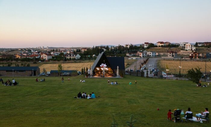 Ali Dağı’ndaki ’360 Kafe’ büyük ilgi görüyor