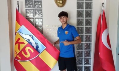 Alperen Elmas profesyonel oldu