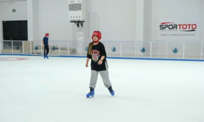 Altındağlı çocukların buz pateni keyfi