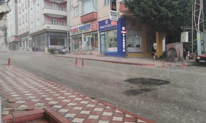 Amasya’da yumurta büyüklüğünde dolu yağdı