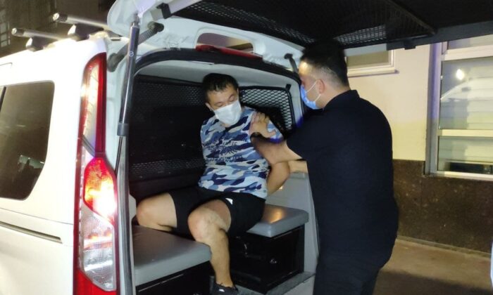 Annesinin boğazını kesti, ‘Çok iyiyim’ dedi