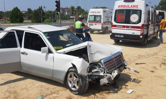 Antalya’da 4 aracın karıştığı kazada 6 kişi yaralandı