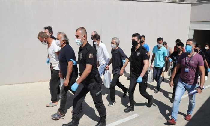 Antalya’da aranan 97 şüpheli yakalandı