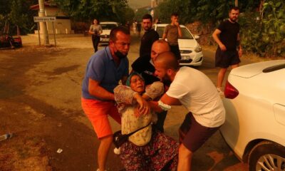 Antalya’da yangın bir mahalleye daha sıçradı, vatandaşlar canını zor kurtardı