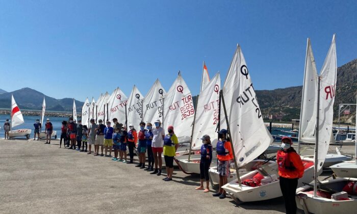 Antalyalı yelkenciler Eğirdir’de kampa girdi