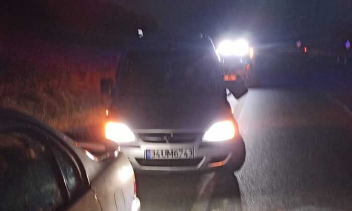 Aracından inen sürücü, otomobilin çarpması sonucu hayatını kaybetti